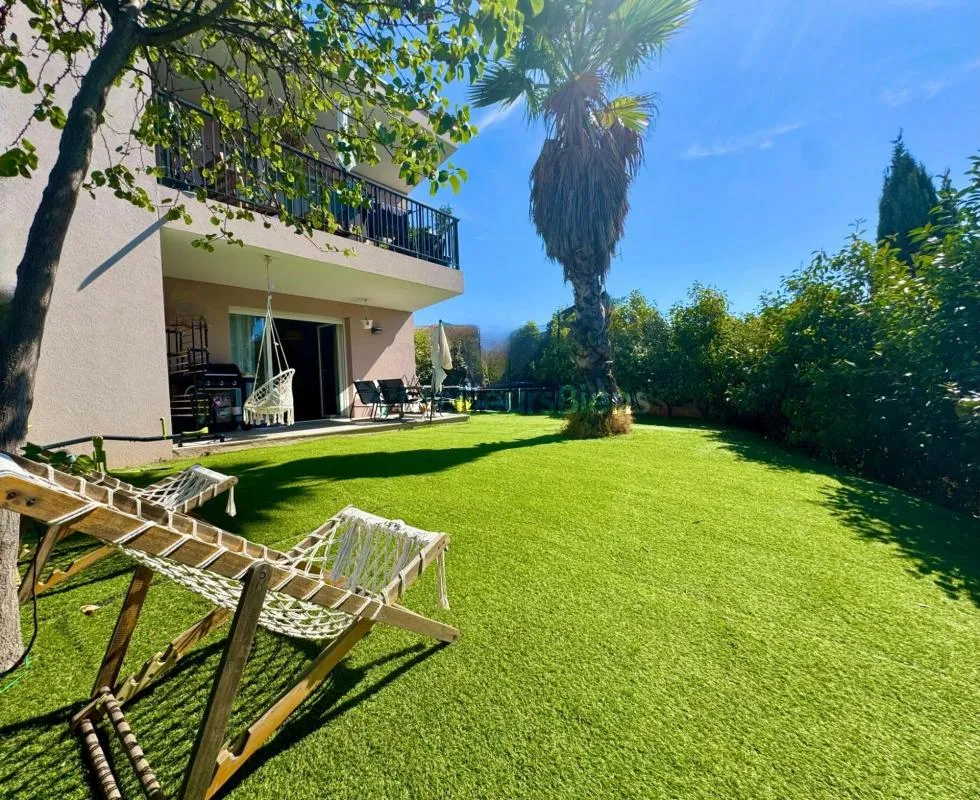 Fréjus proche toutes commodités - appartement 3 pièces récent avec jardin 100m2