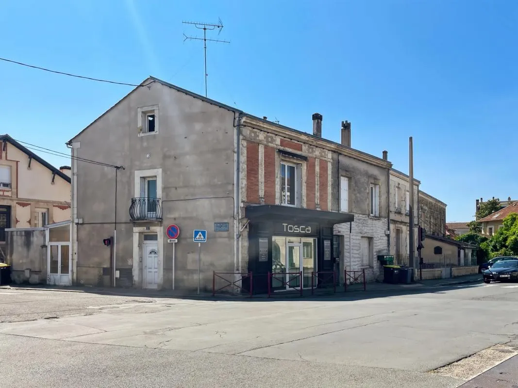Immeuble de 128 m² en vente, situé à Bergerac