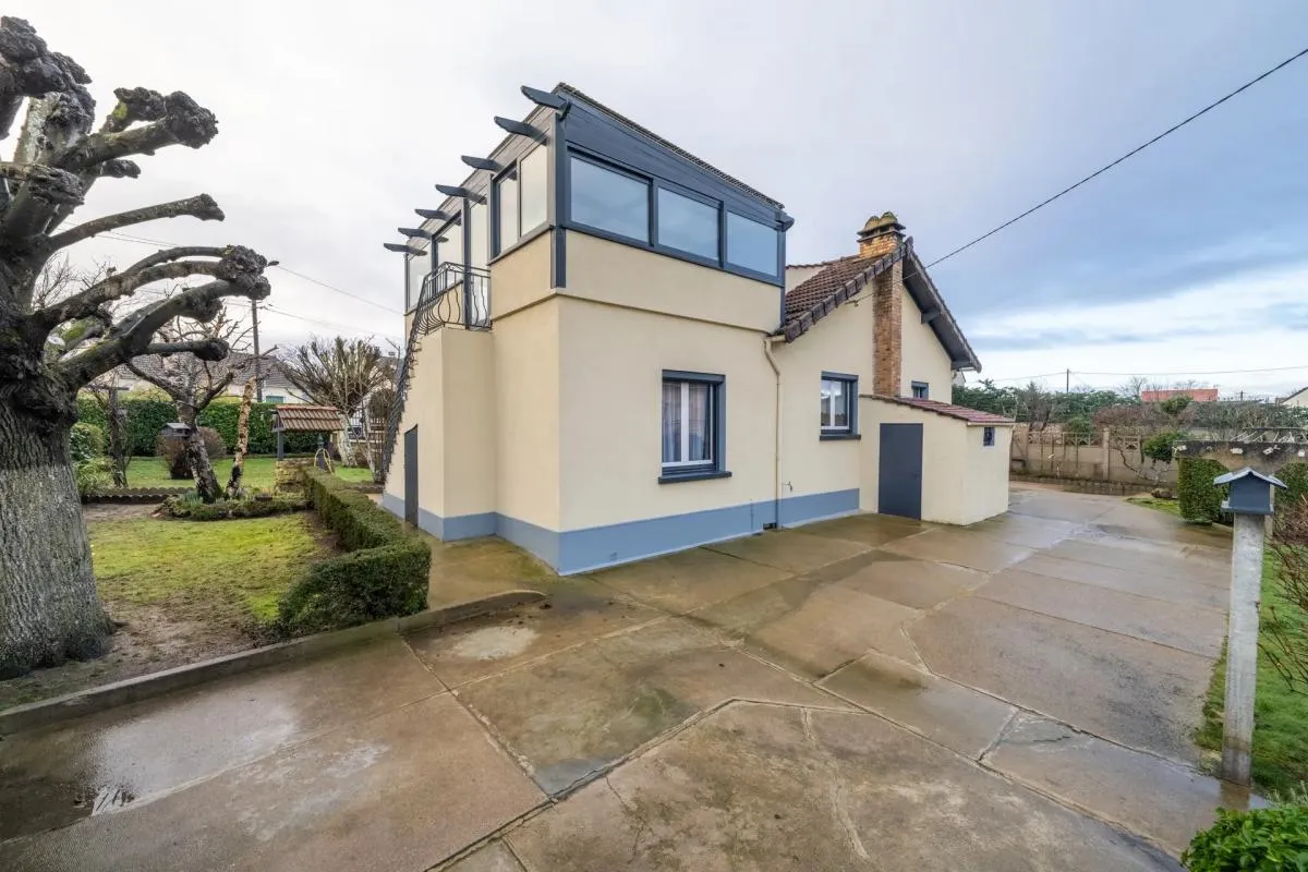 Maison de 5 pièces de 119 m2 avec vie de plain-pied en vente à Breuillet - Idéal pour les familles
