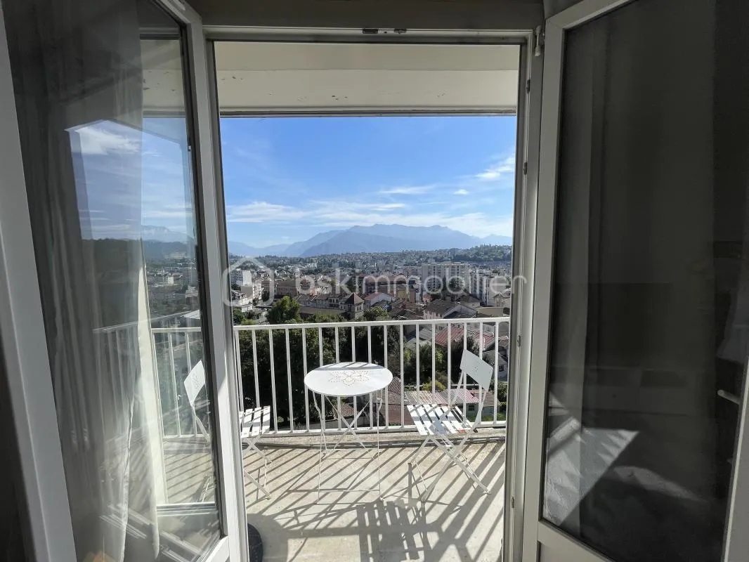 Appartement lumineux avec vue imprenable sur voiron
