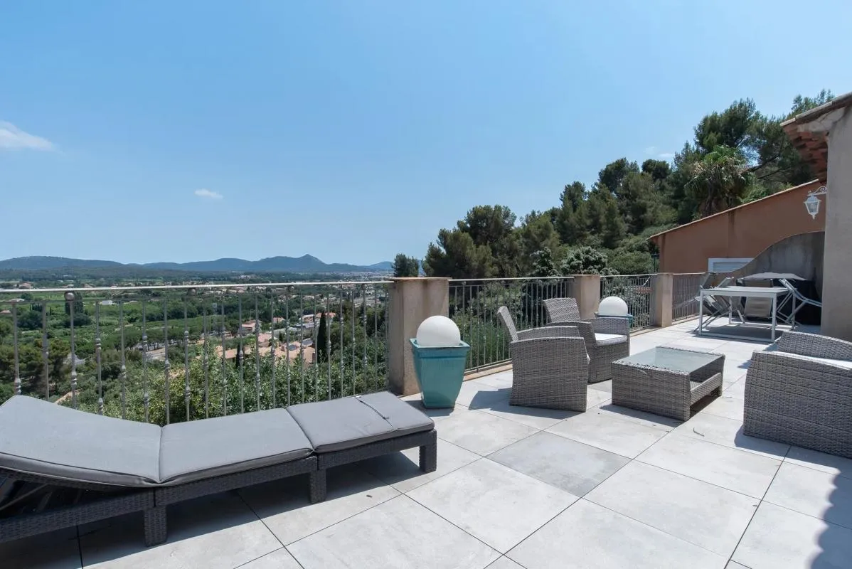 Maison de 6 pièces de 230 m² en vente à Farlède