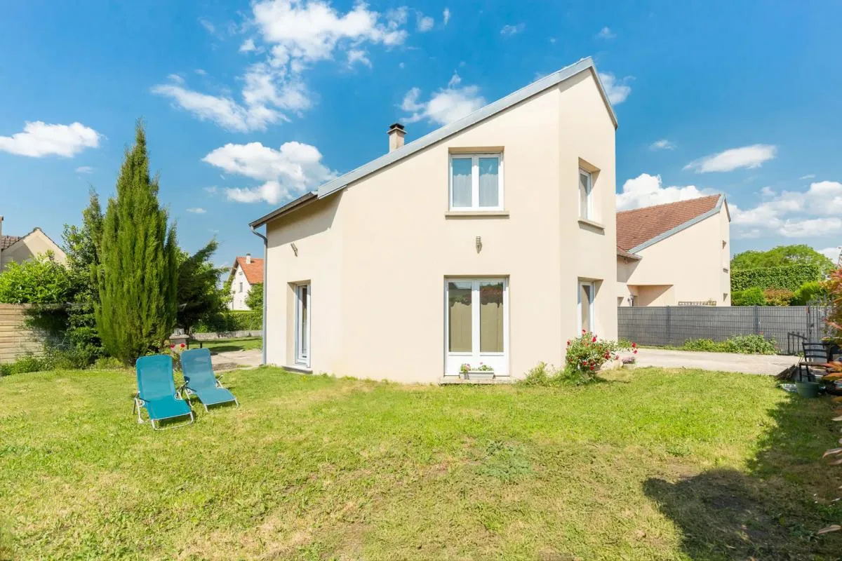 Maison de 6 pièces de 130 m² situéeà Montévrain