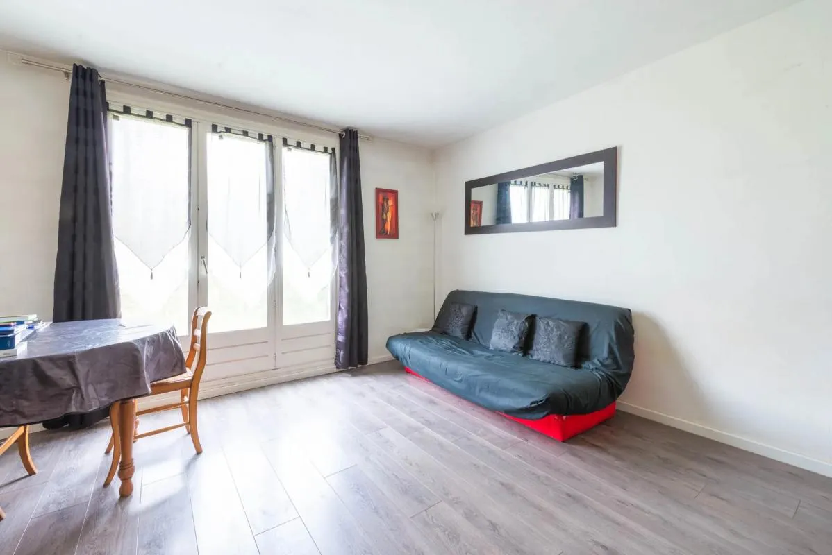 Appartement 2 pièces de 42 m2 en vente à Trappes - Idéal pour les investisseurs