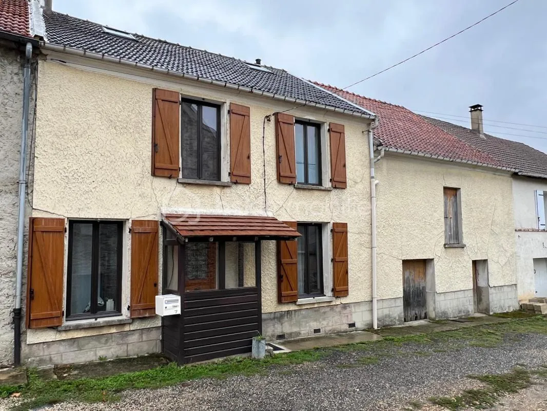 MAISON 100m2, Grange 95m2, Abris voitures, Jardin