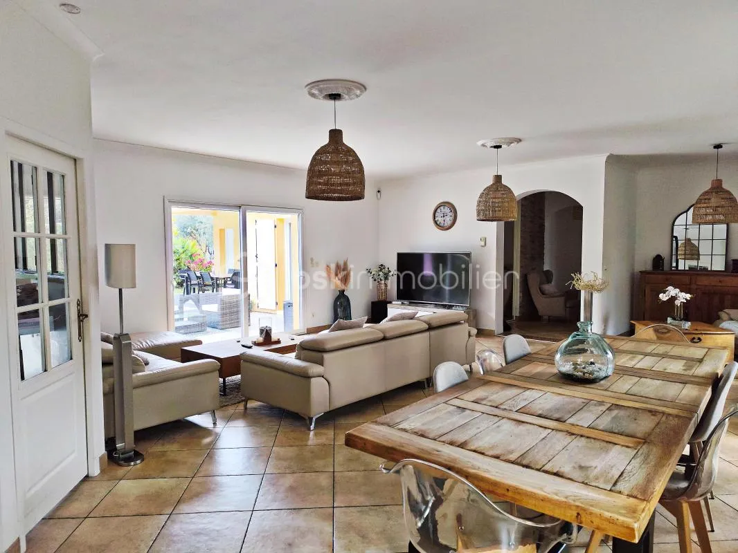 Maison 165 m² avec piscine et jardin