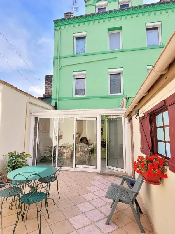 Maison , 6 chambres, garage