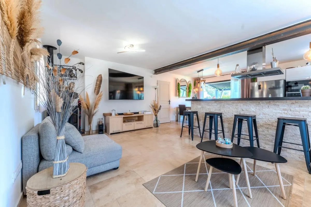 Maison de 5 pièces de 100 m² en vente située au Castellet