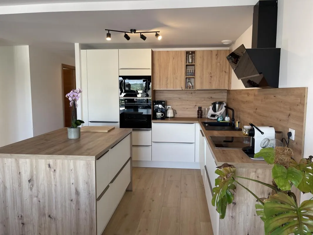 T4  de 93m² avec terrasse de 30m²