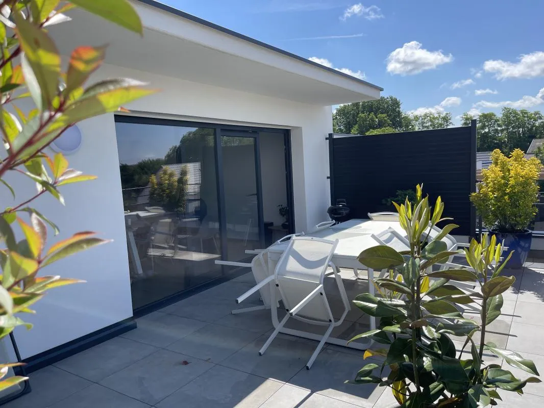 T4  de 93m² avec terrasse de 30m²