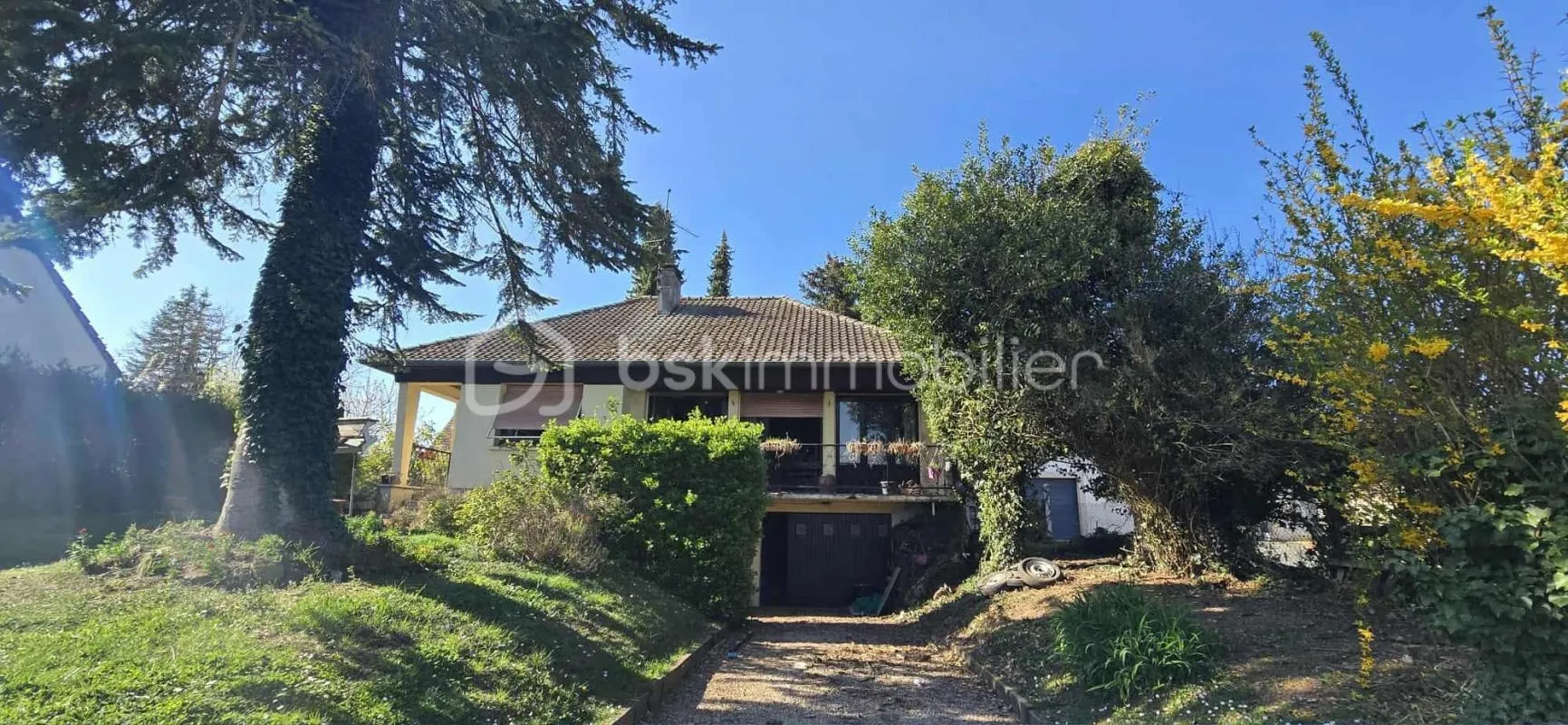 A vendre, Amiens Sud-Est, Maison individuelle à rénover avec sous-sol complet et grand jardin