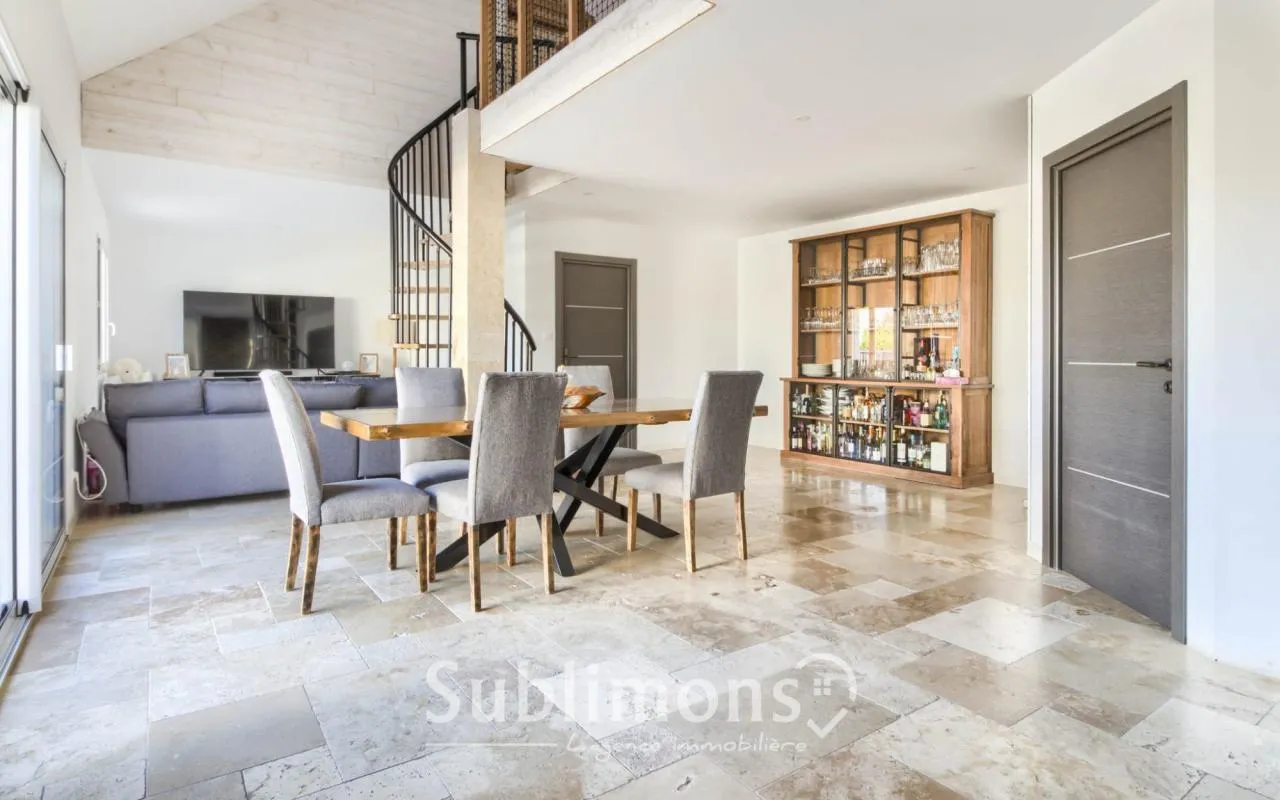 Maison moderne 2021 avec vie de plain-pied
