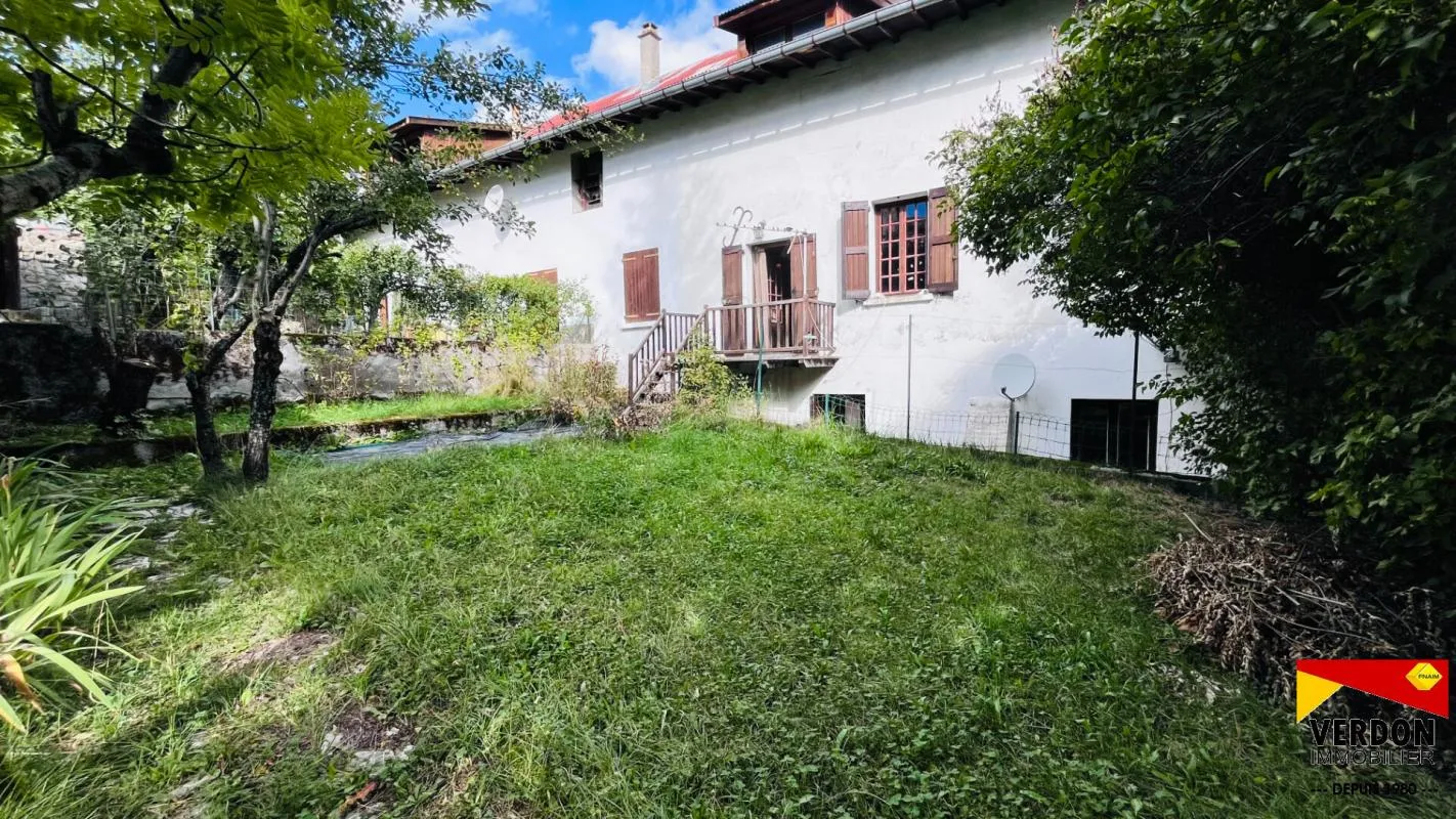 CENTRE ALLOS Grand appartement avec jardin