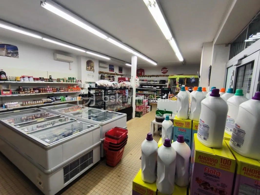 LOCAL COMMERCIAL