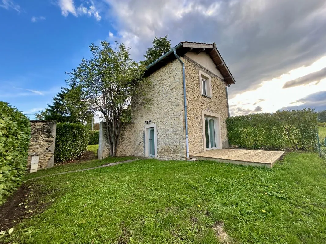 🏡 À VENDRE – Appartement type “maison” – ARNAS