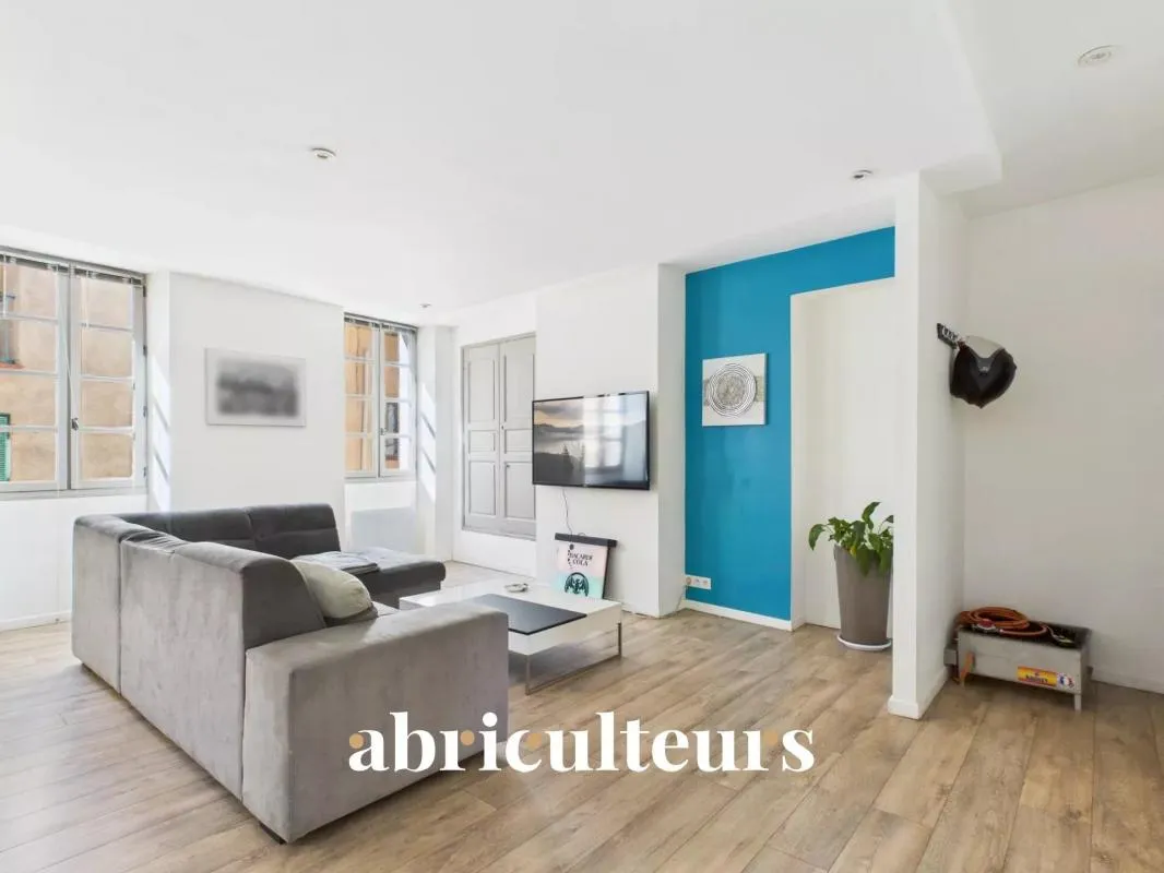 Charmant appartement duplex de 108 m² – Cave voûtée – Callian (83440)