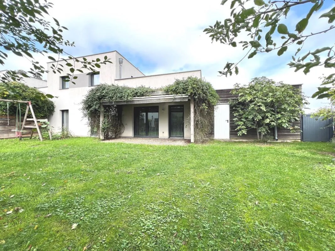 Maison 5 pièces en duplex avec jardin