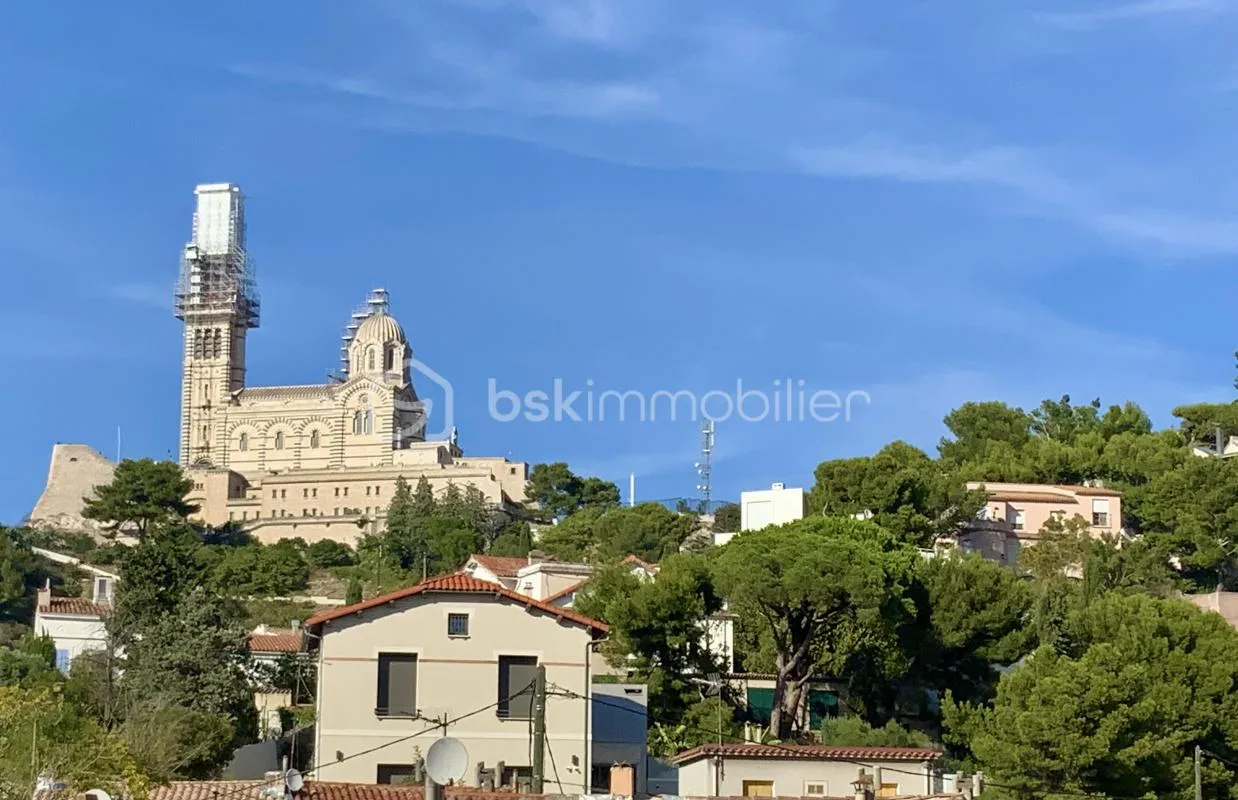 13007 - Appartement traversant - Vue Notre Dame