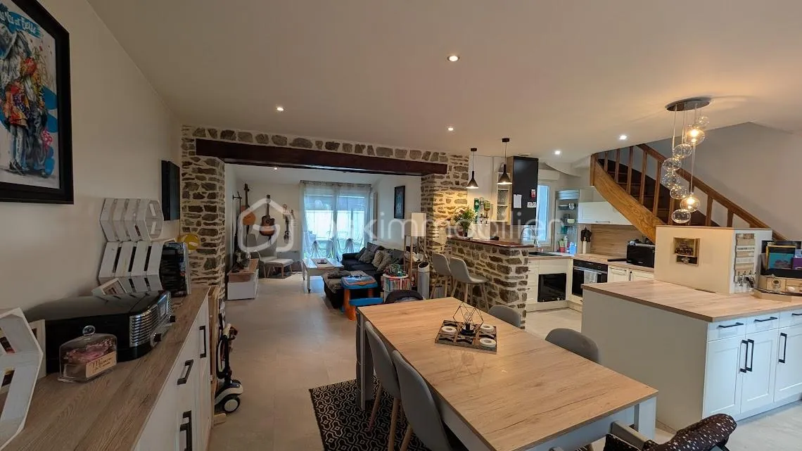 MAISON DE CARACTERE - 85 M² - 3 CHAMBRES