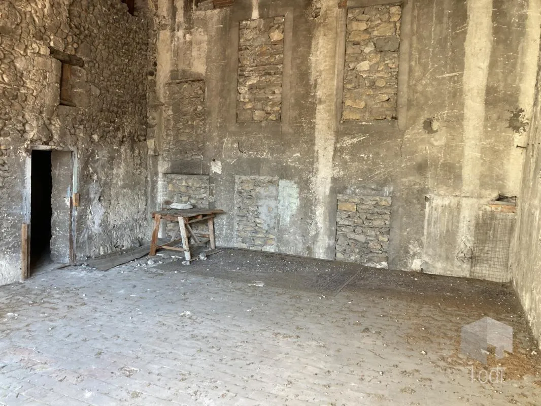MONTÉLIMAR, immeuble à rénover 220 m2