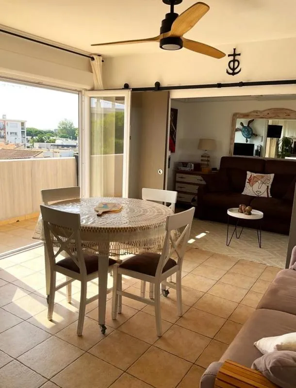 Superbe T2 vue mer. Quartier BOUCANET. 30240. LE GRAU DU ROI