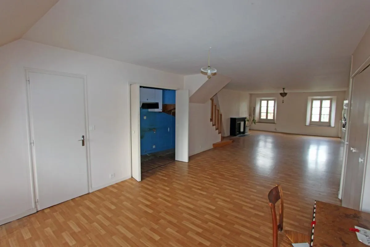 Lons-le-Saunier centre (39 JURA), à vendre appartement duplex T8