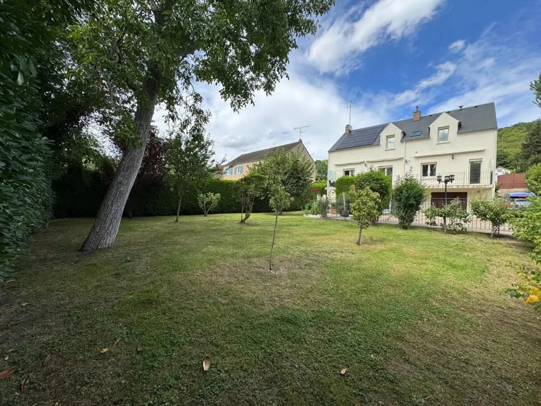 Belle maison familiale avec studio indépendant à vendre