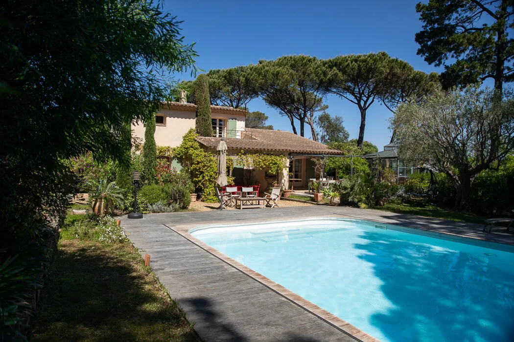 Saint-Tropez - Villa provençale de prestige à 150 m de la plage
