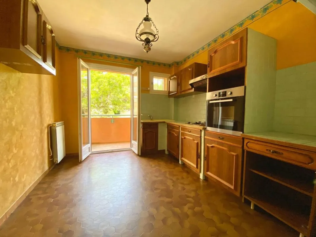 Carcassonne - Appartement avec deux chambres, balcon et garage