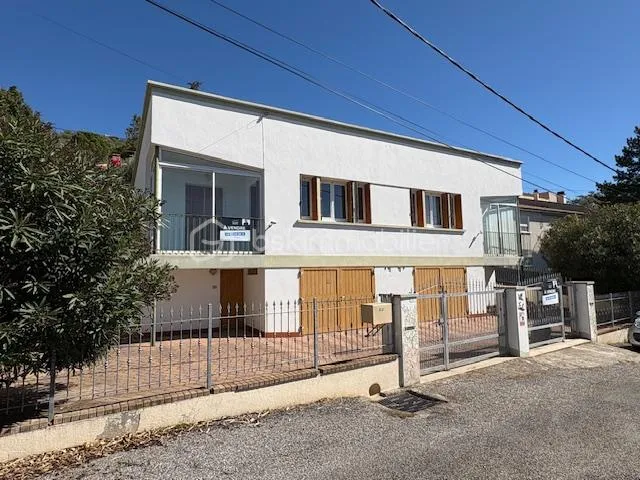 Maison sous le Mt D'or composé de 2 (T3) avec chacun leur garage et chaudière