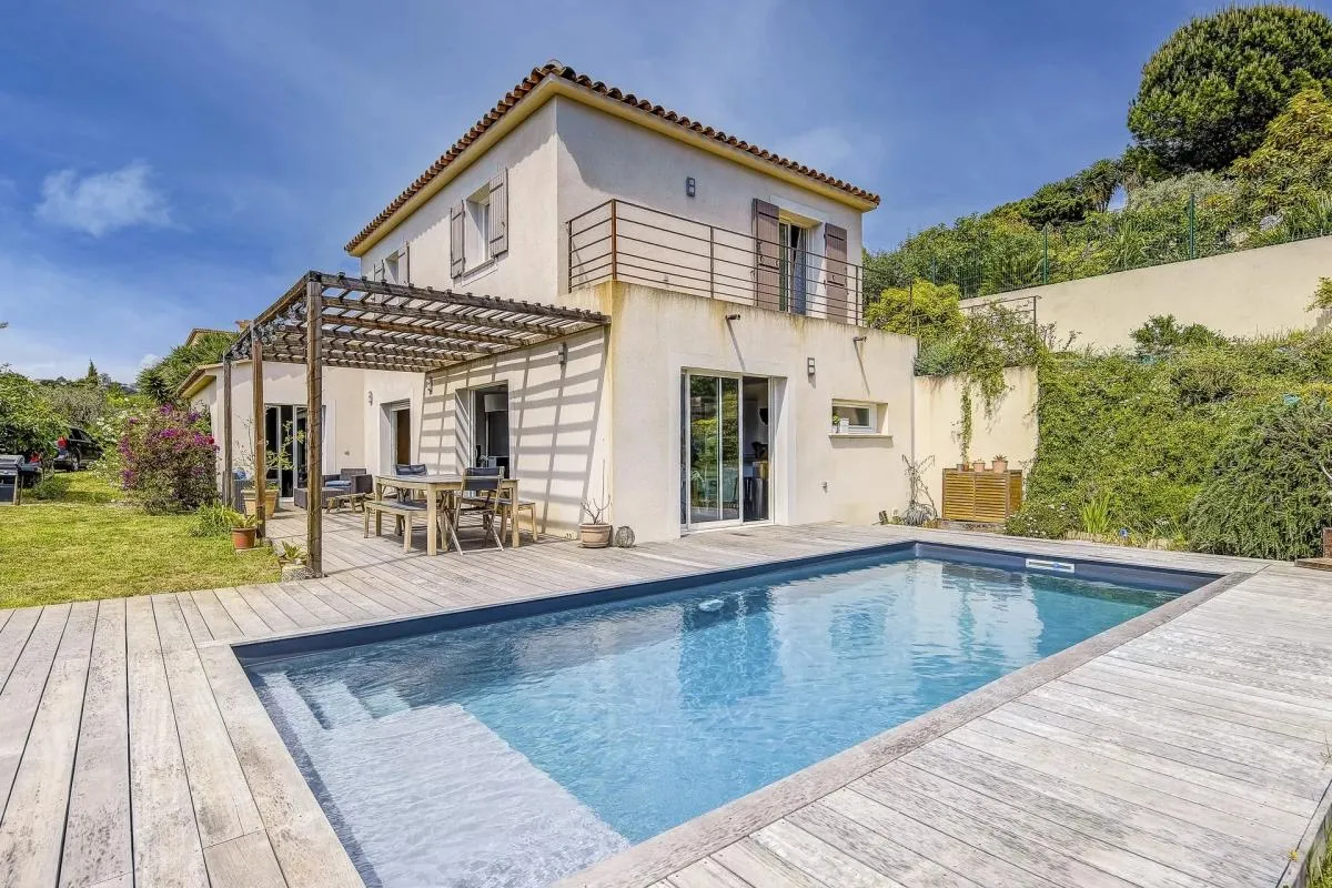 NICE-PESSICART MAISON 5 PIECES PISCINE GARAGE