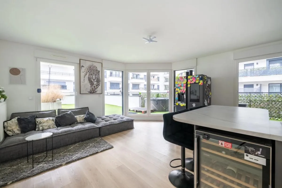Appartement de 3 pièces de 87 m2 avec terrasse en vente à Colombes - Idéal pour les familles