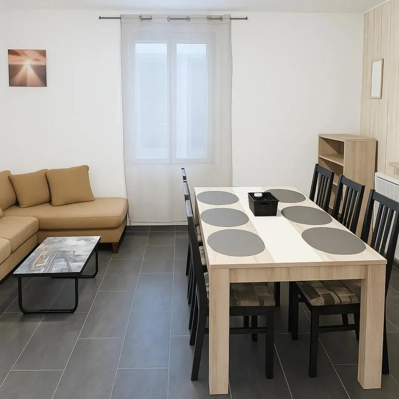 2 Maison de 115 m2 et de 40m2 en vente à Trignac