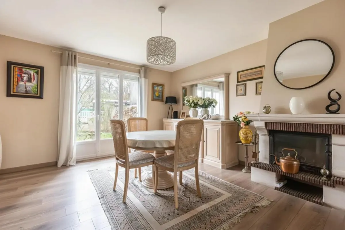 Maison 4 pièces de 121 m2 en vente à Pontault-Combault - Idéal pour les familles