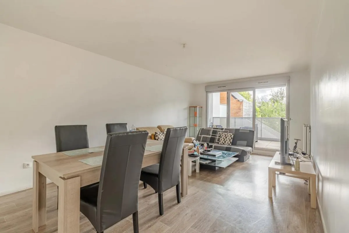 Appartement de 5 pièces de 100 m² situé à Bobigny