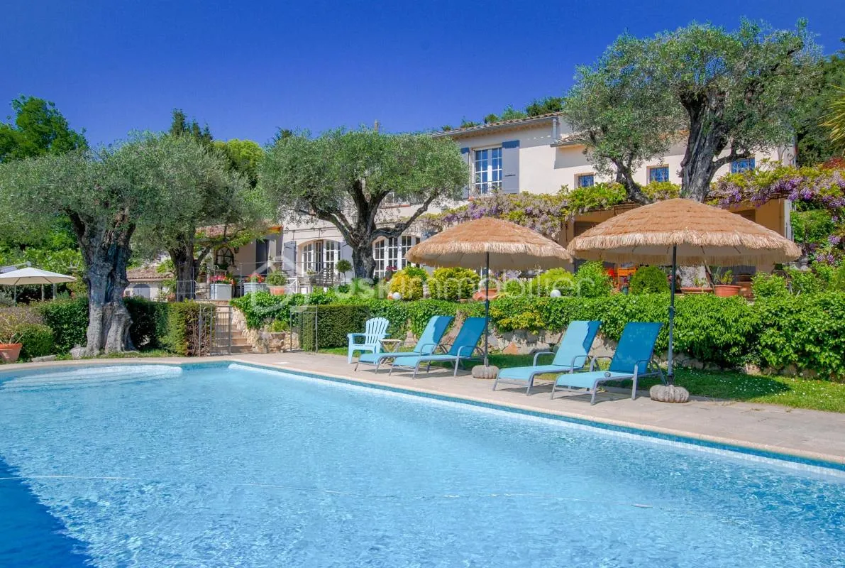 Authentique bastide rénovée avec vue mer – Grasse Plascassier, proche Valbonne
