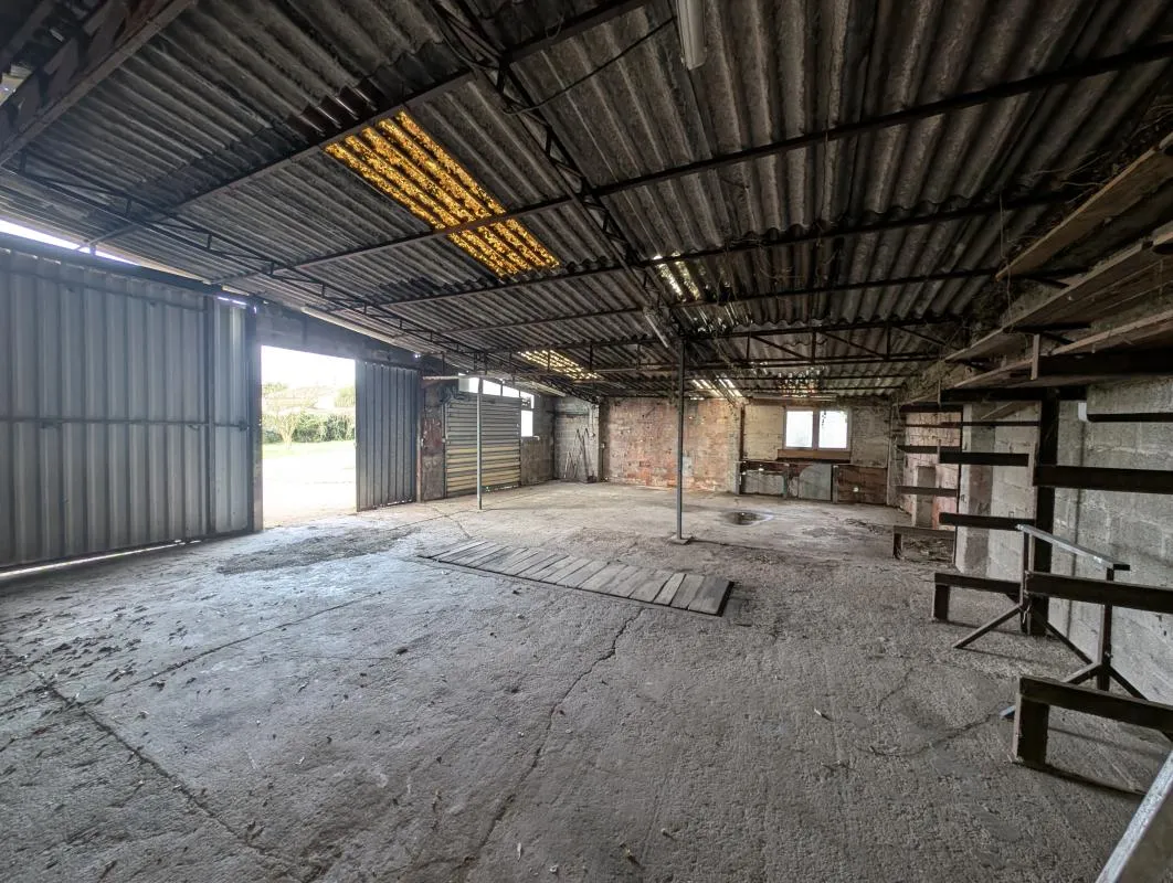 LIBOURNE 2 ENTREPÔTS 65 ET 140 M² - DÈS 50 000 €