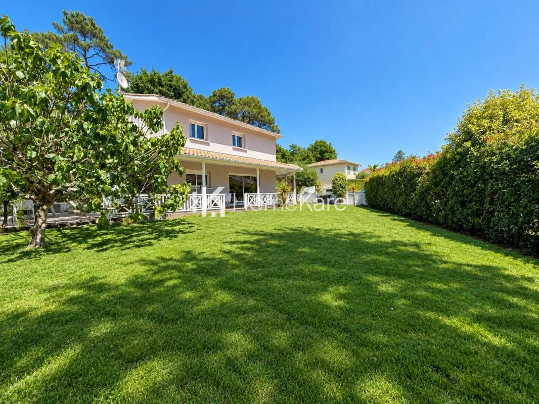 MAISON FAMILIALE A DEUX PAS DU CENTRE