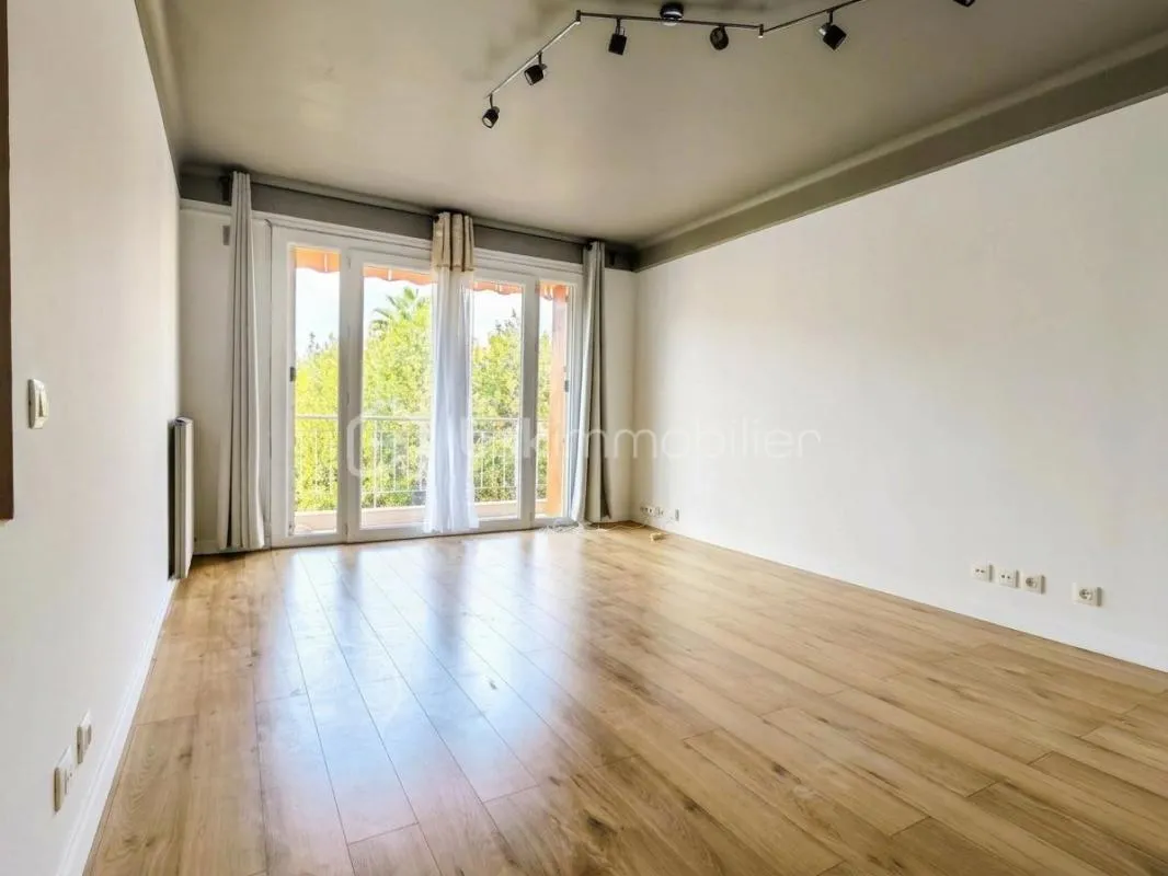 3 pièces de 61 m² avec balcon, garage fermé et cave