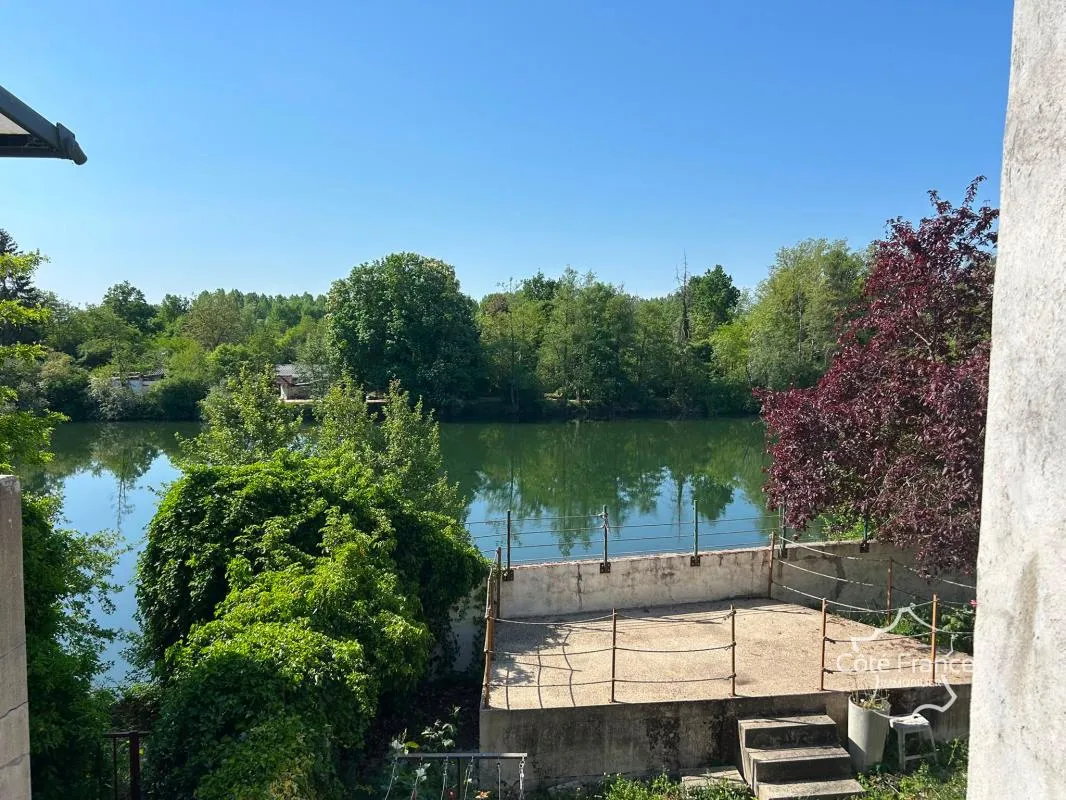 Maison de 3 chambres avec studio indépendant au bord de la r