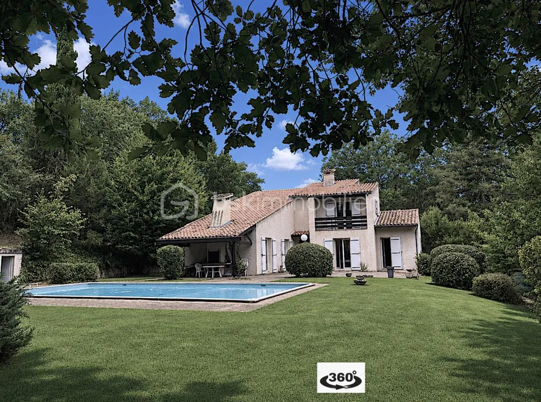 Demeure contemporaine de 249m² sur une parcelle de 6330m²