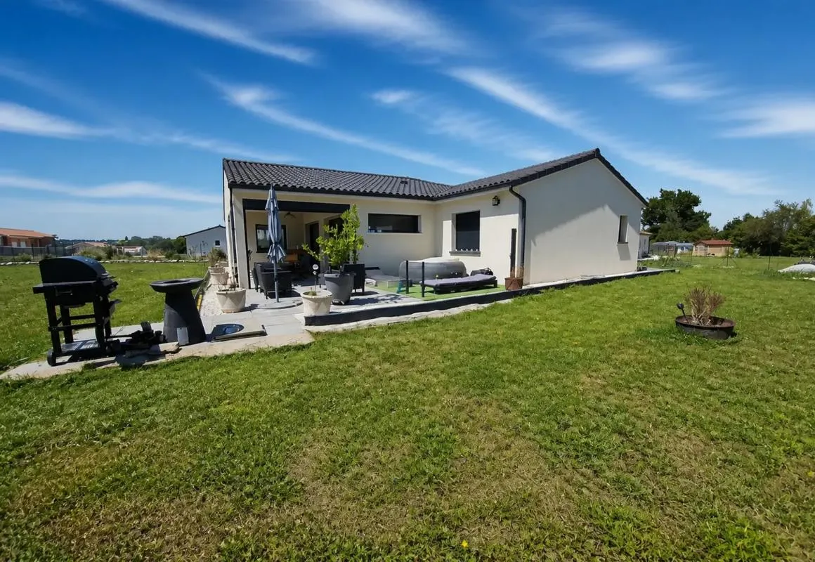 Maison de 4 pièces de 104 m² à Saint Privat en Périgord