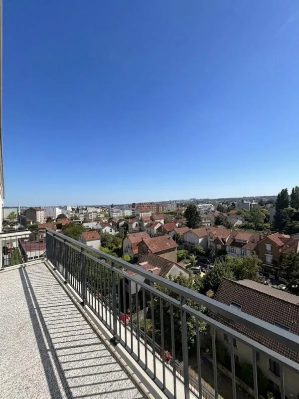 5 PIECES EN DERNIER ETAGE AVEC TERRASSE