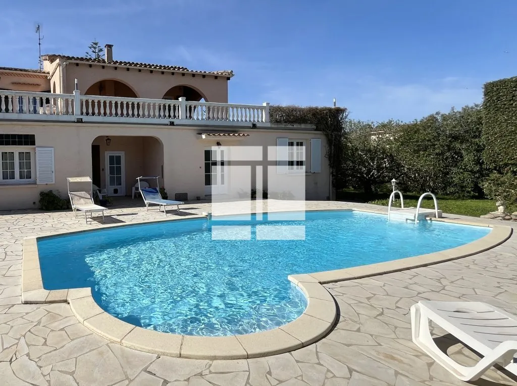 PORTICCIO - PROPRIÉTÉ DE CHARMES DE 515 m² AVEC PISCINE ET VUE MER