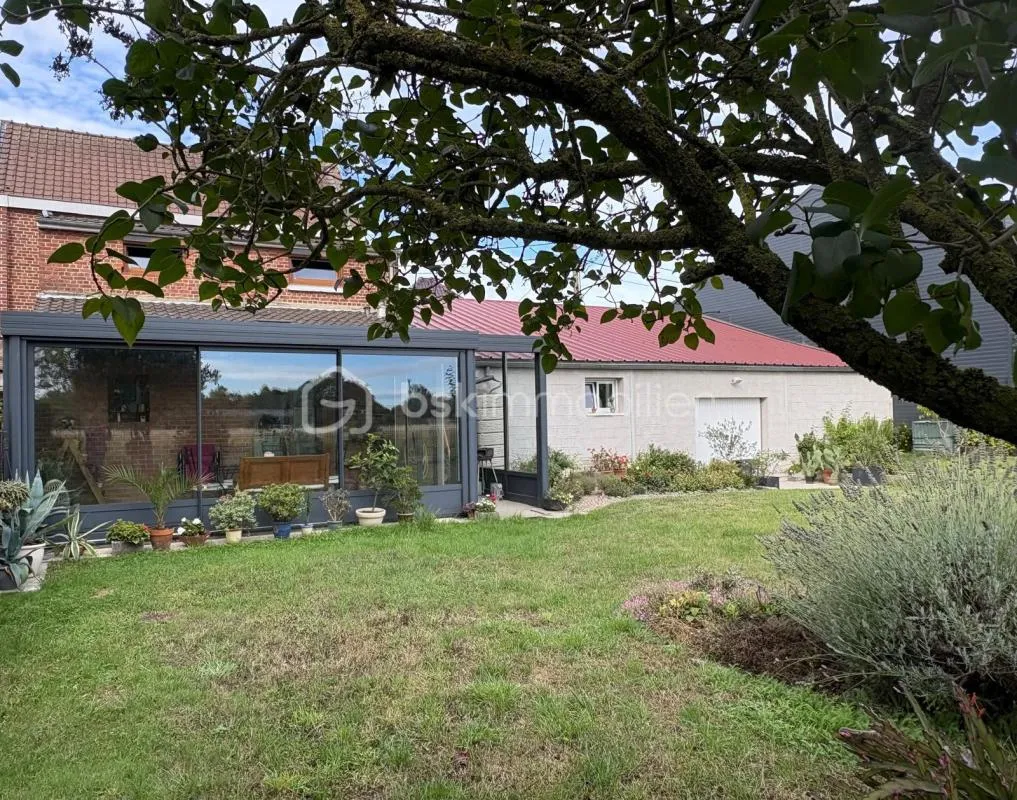 Exceptionnel sur Fretin : maison de 169 m² - 3/4 chambres- jardin- cave- garage de 120 m²