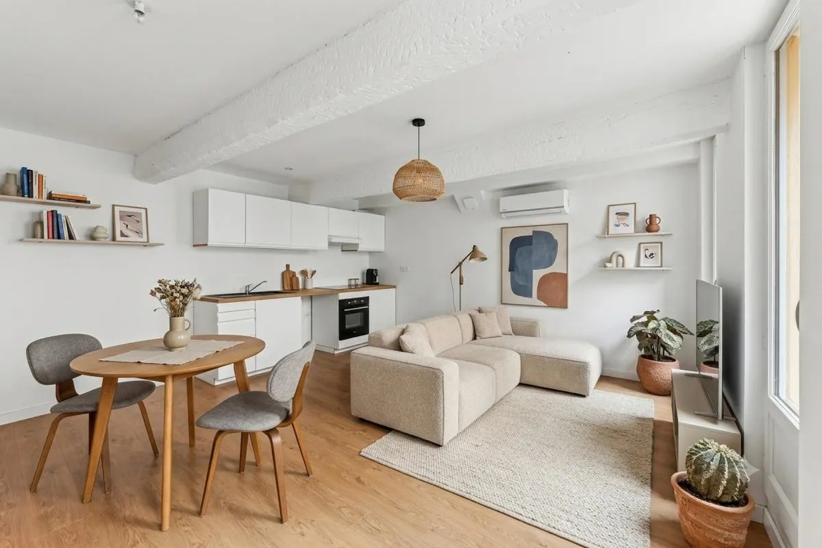 Saint-Sernin – Véritable cocon T3 duplex avec terrasse dans une chartreuse rénovée