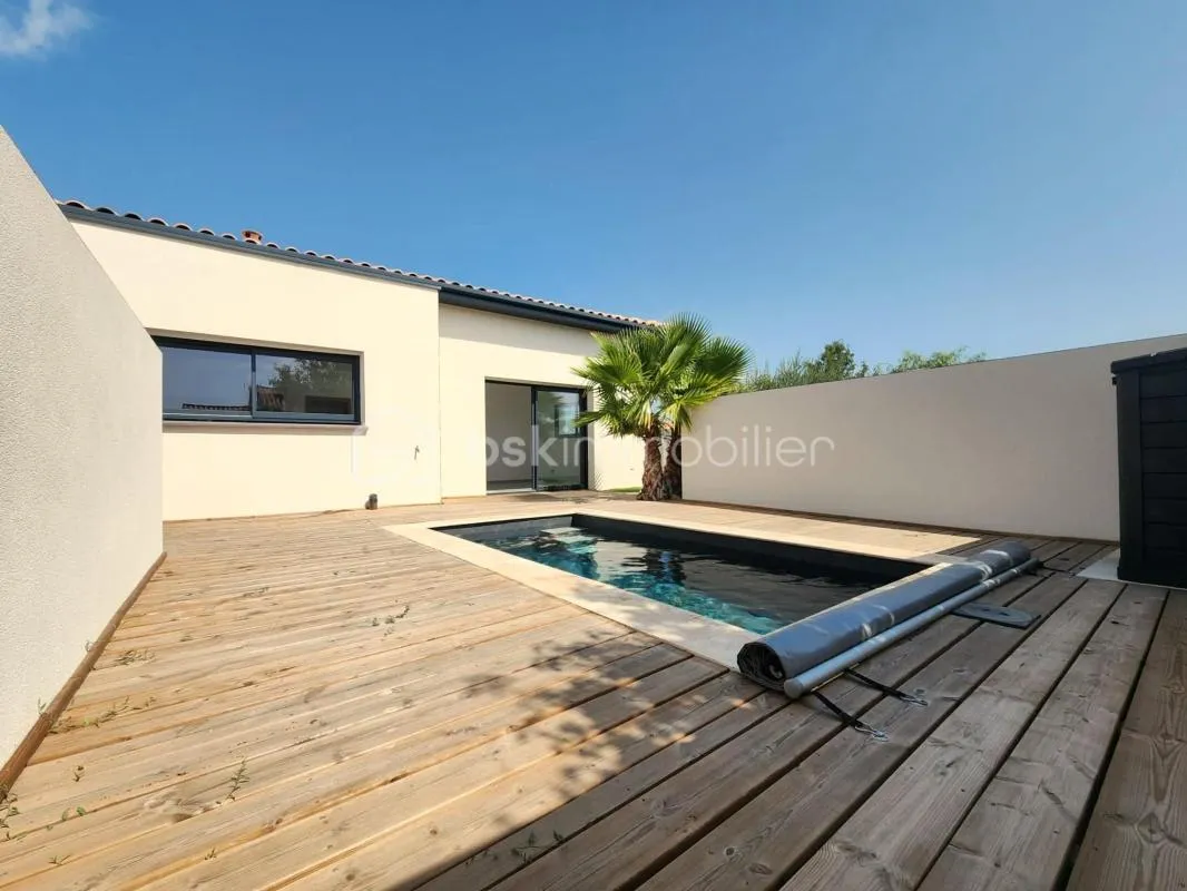 Villa de plain pied avec pisicne