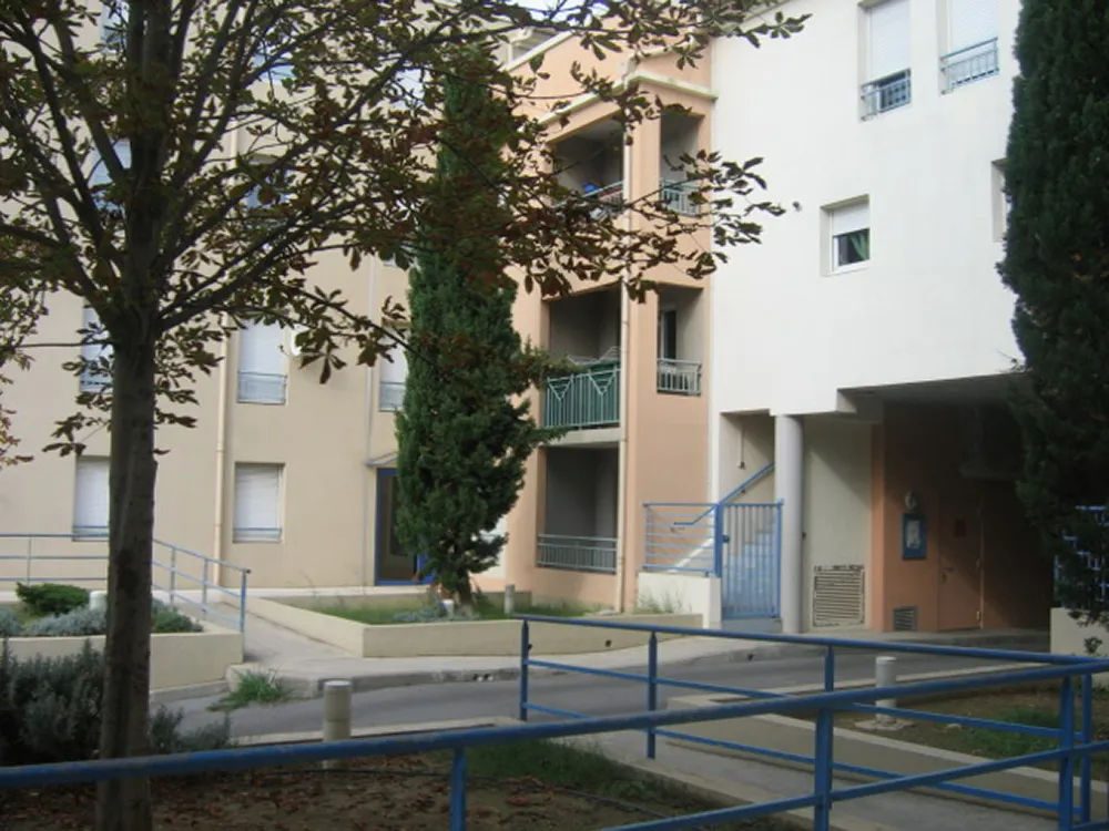 NÎMES – T3 TRAVERSANT DE 69 M² AVEC BALCON – RÉSIDENCE SÉCURISÉE