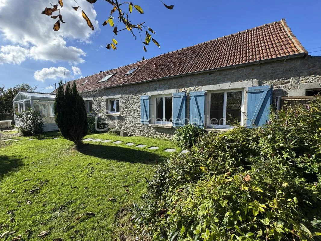 Belle maison en pierres 3 chambres + Jardin / Parking / Portail motorisé