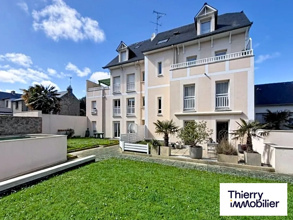 MARCHÉ DE DINARD - Appartement 2 chambres, garage, cave