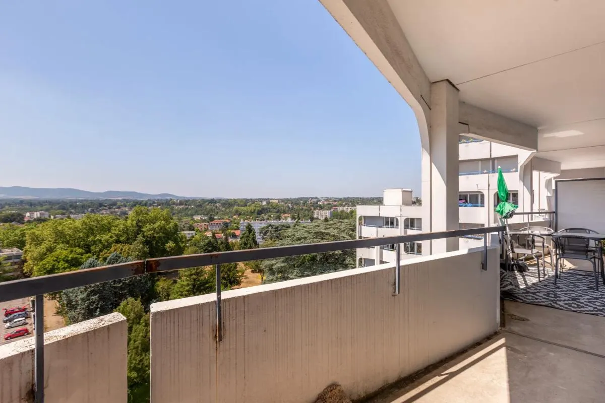 Appartement familial 6 pièces de 116 m² avec vue dégagée – Lyon